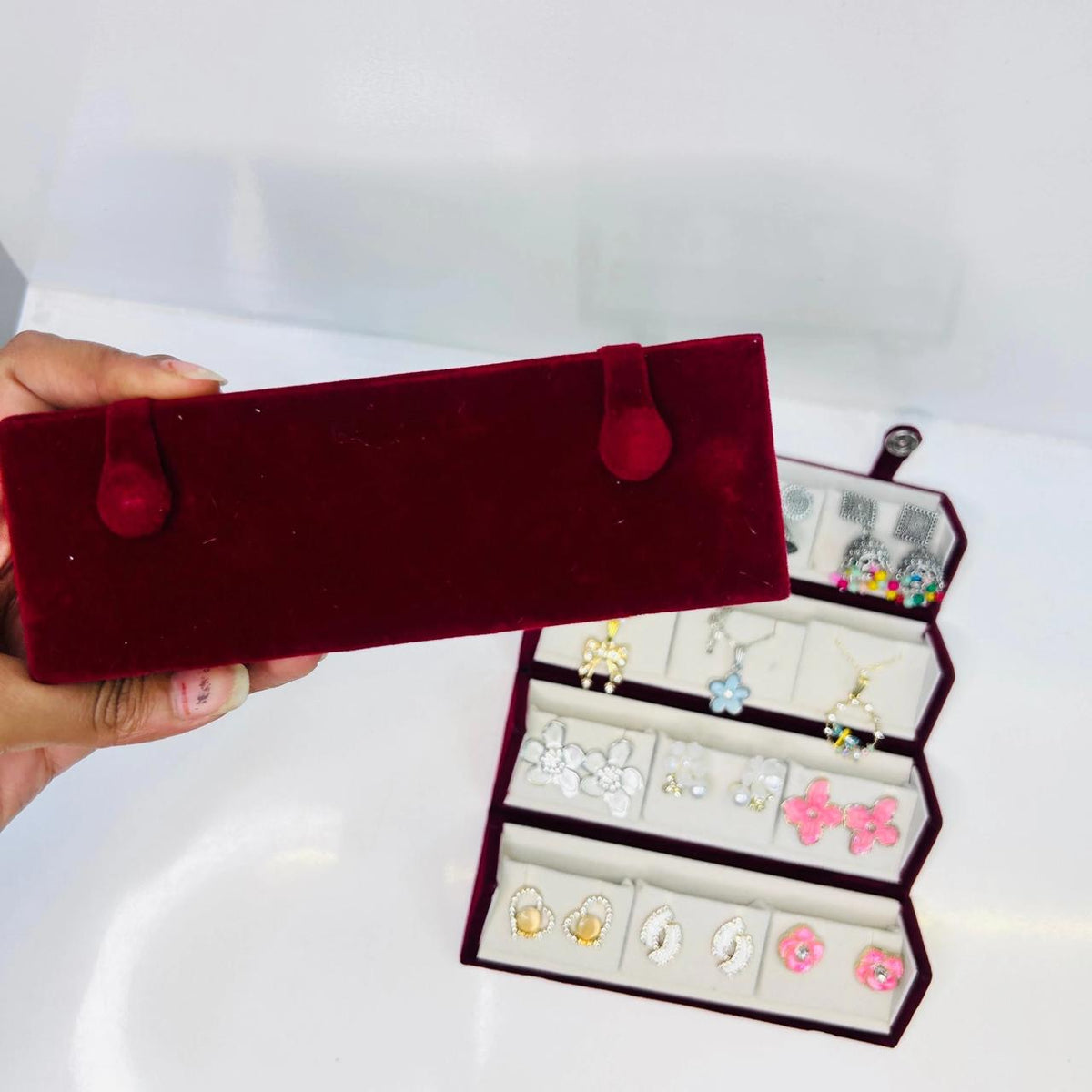 Cherry red earrings organiser