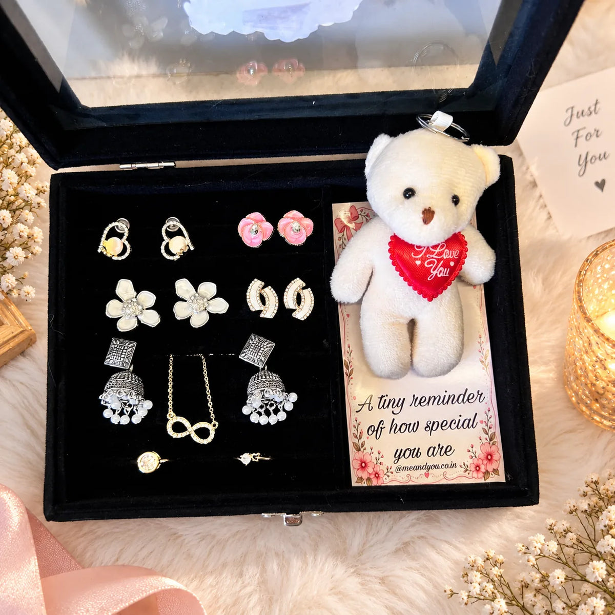 A Tiny Reminder of Love Jewellery box