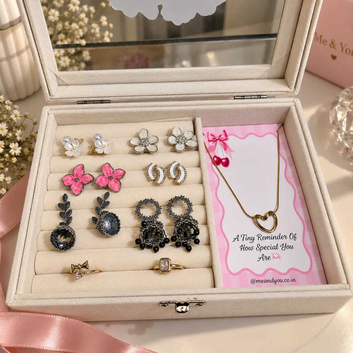 Her Little Treasure Box🌸