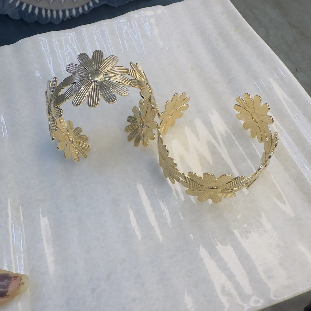 Anti tarnish Flower Bracelet