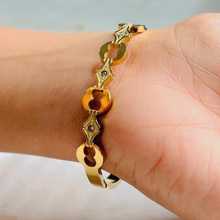 Eternal Link Bracelet
