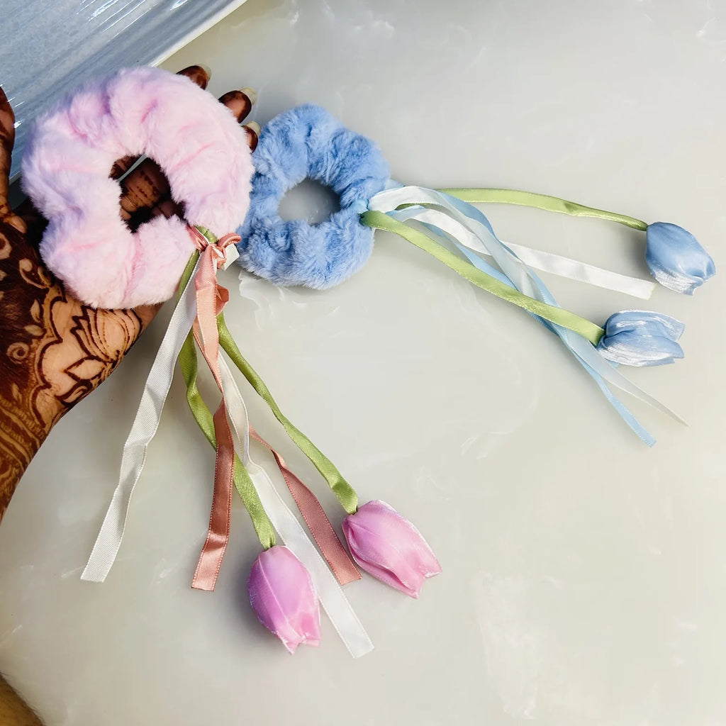 Tulip drop scrunchie