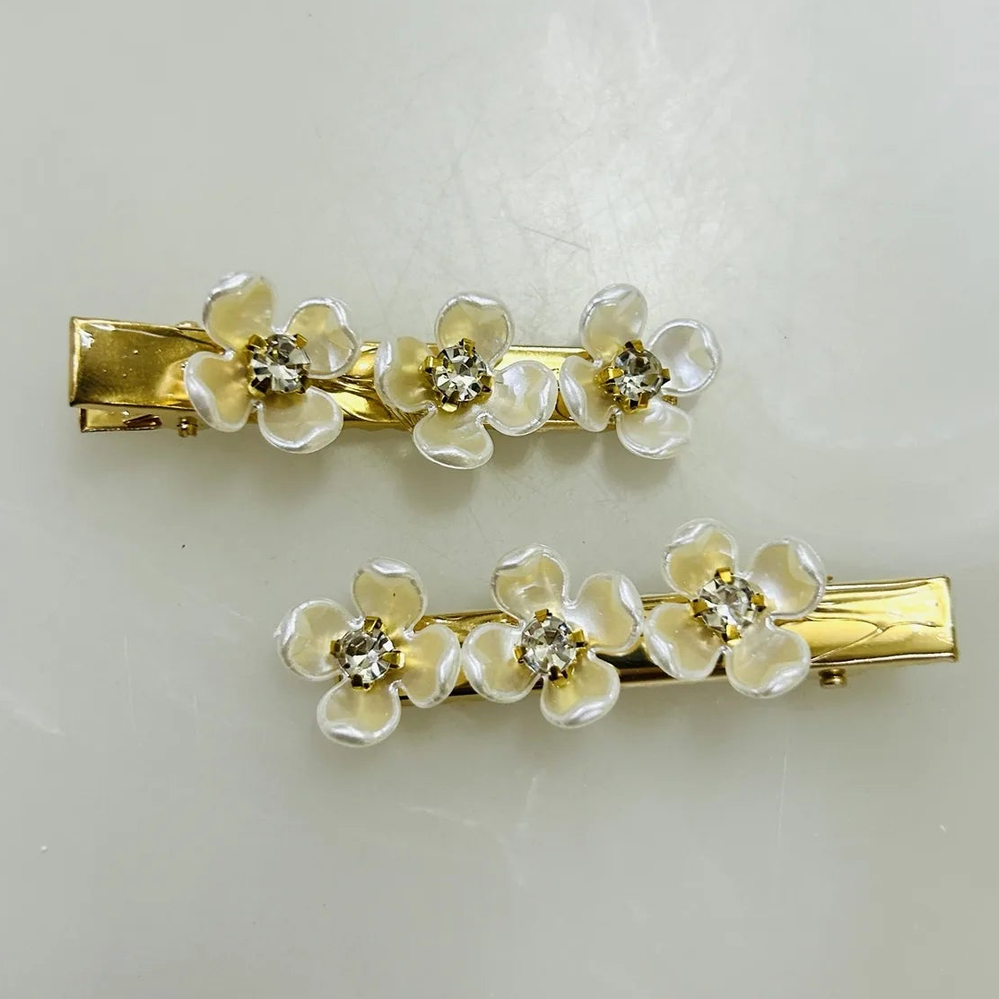 White Floral hairclip